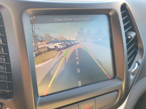 Used 2016 Jeep Cherokee Latitude image 26