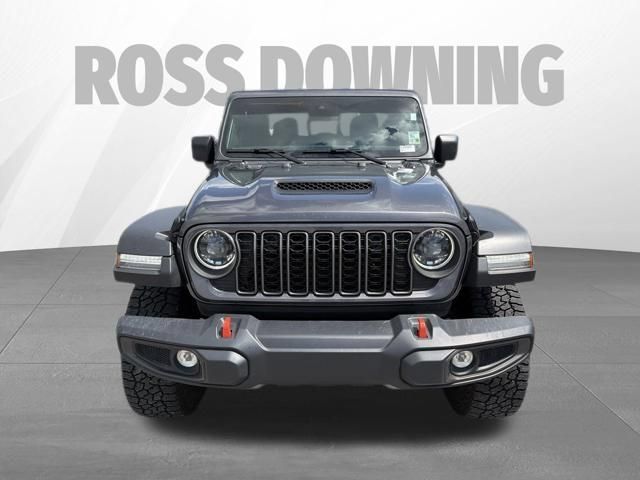 Used 2025 Jeep Gladiator Mojave w/ Convenience Group AWD/4WD image 2