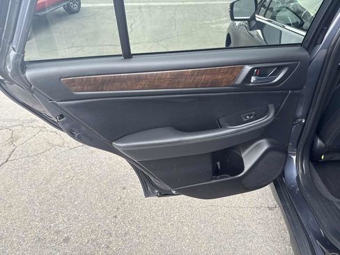 Used 2017 Subaru Outback 2.5i Limited image 14