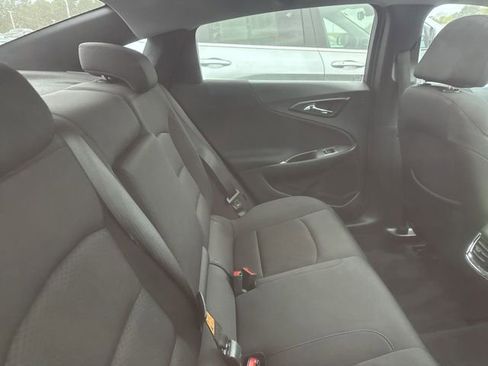 Used 2022 Chevrolet Malibu LT image 14