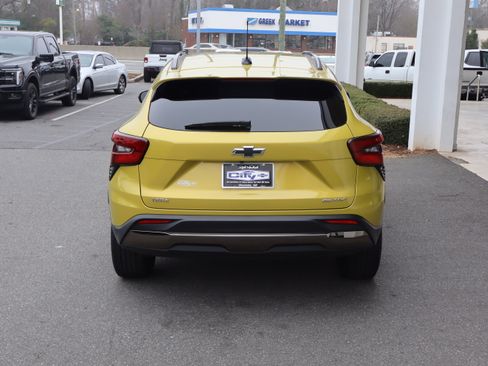 Certified 2024 Chevrolet Trax ACTIV w/ Sunroof Package image 9