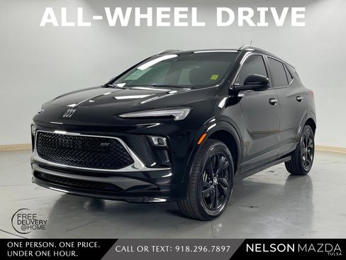 Used 2024 Buick Encore GX Sport Touring image 1