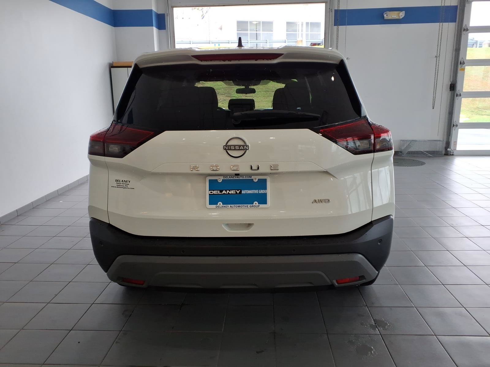 Used 2023 Nissan Rogue S AWD/4WD image 7