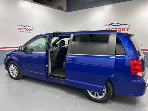 Used 2020 Dodge Grand Caravan SXT image 10