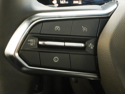 Used 2025 Chevrolet Suburban High Country image 18