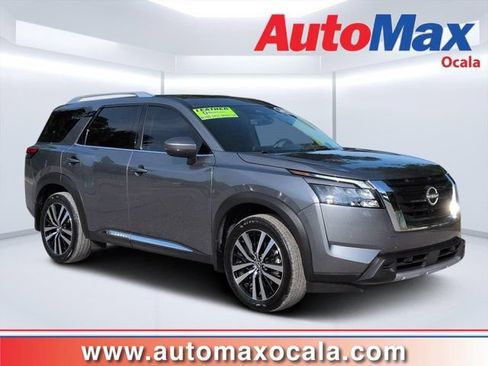 Used 2025 Nissan Pathfinder Platinum w/ Cargo Package FWD image 1