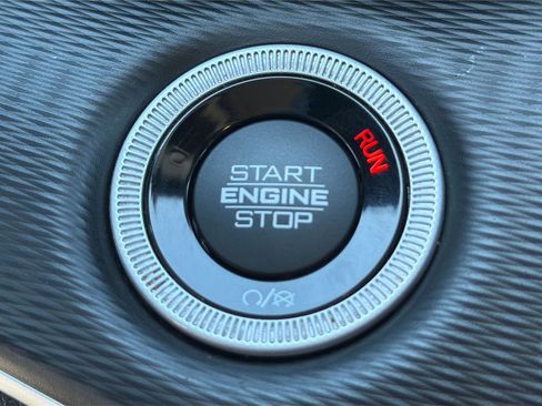 Used 2023 Jeep Grand Cherokee L Laredo image 33