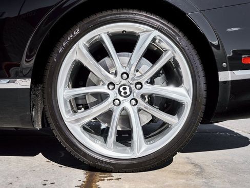 Used 2022 Bentley Continental GT image 19