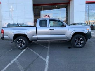 Used 2022 Toyota Tacoma SR video 2