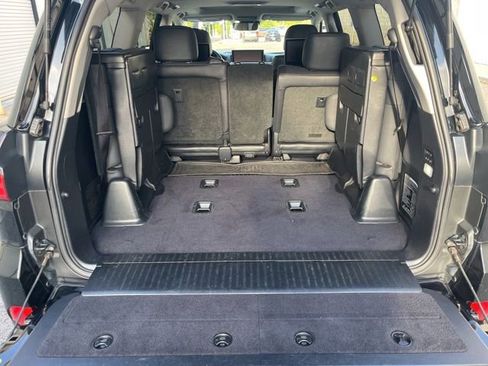 Used 2016 Lexus LX 570 4WD w/ Luxury Package image 13