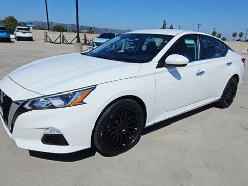 Used 2021 Nissan Altima 2.5 S FWD image 4