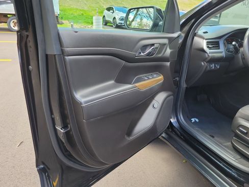 Used 2023 GMC Acadia SLE w/ Driver Convenience Package AWD/4WD image 9