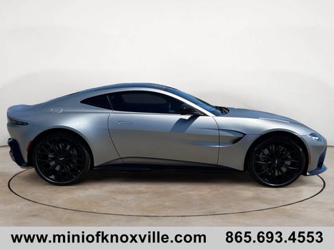 Used 2023 Aston Martin V8 Vantage Coupe RWD image 2