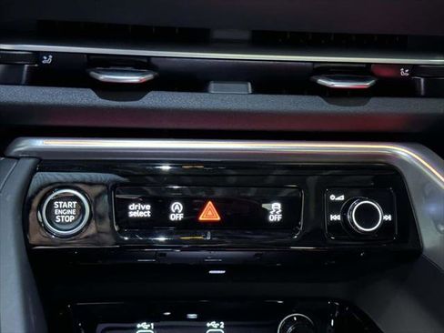 New 2025 Audi Q5 Premium w/ Convenience Package AWD/4WD image 18