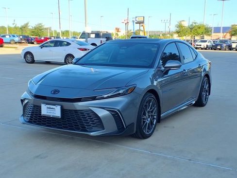 Used 2026 Toyota Camry SE w/ Multimedia Upgrade Package FWD image 3