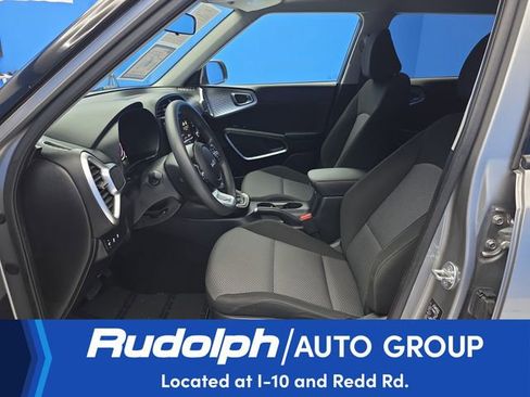Used 2025 Kia Soul LX w/ LX Technology Package image 9