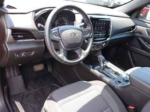 Used 2023 Chevrolet Traverse LT w/ Midnight/Sport Edition FWD image 5