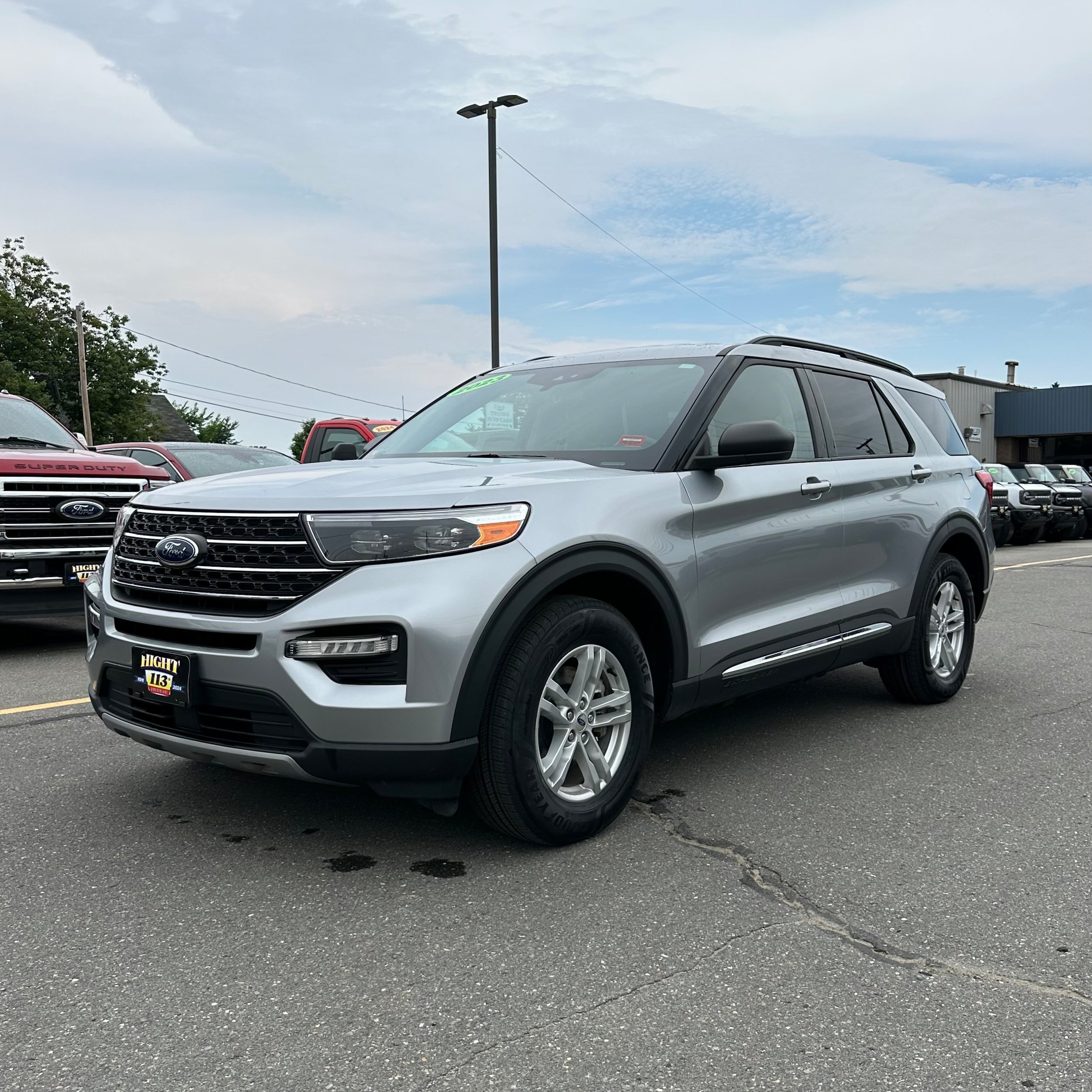 Used 2023 Ford Explorer XLT w/ Equipment Group 202A AWD/4WD image 7