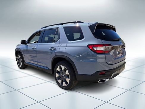 New 2026 Honda Pilot Touring image 3