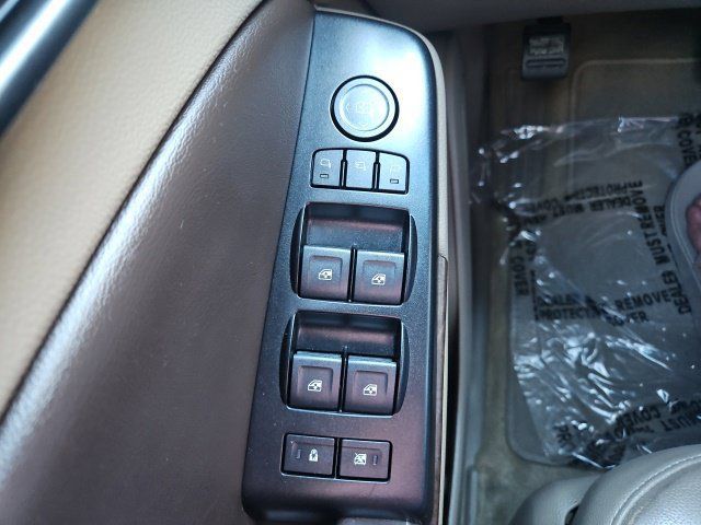Used 2017 Chevrolet Suburban LT w/ Luxury Package RWD image 27