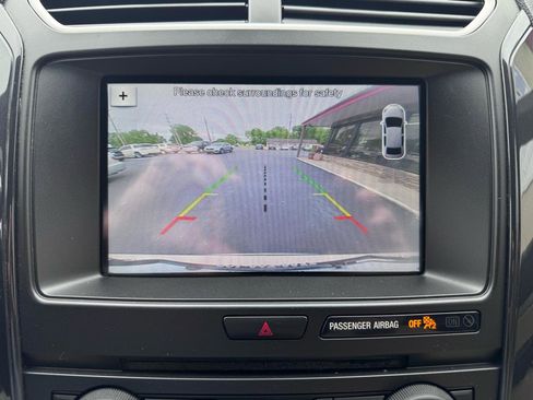 Used 2017 Ford Explorer XLT w/ Equipment Group 201A FWD image 13