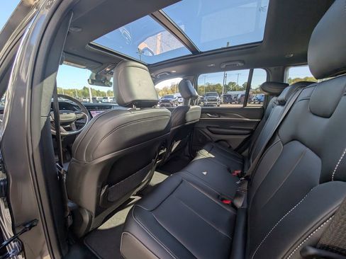 New 2025 Jeep Grand Cherokee Limited image 15