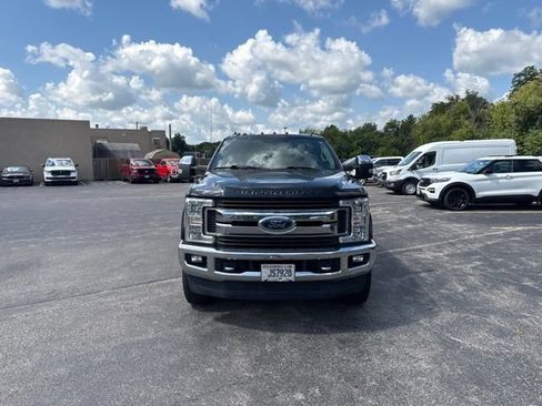Used 2017 Ford F250 XLT w/ XLT Premium Package AWD/4WD image 3