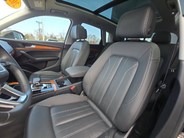 Used 2023 Audi Q5 2.0T Premium w/ Convenience Package AWD/4WD image 11