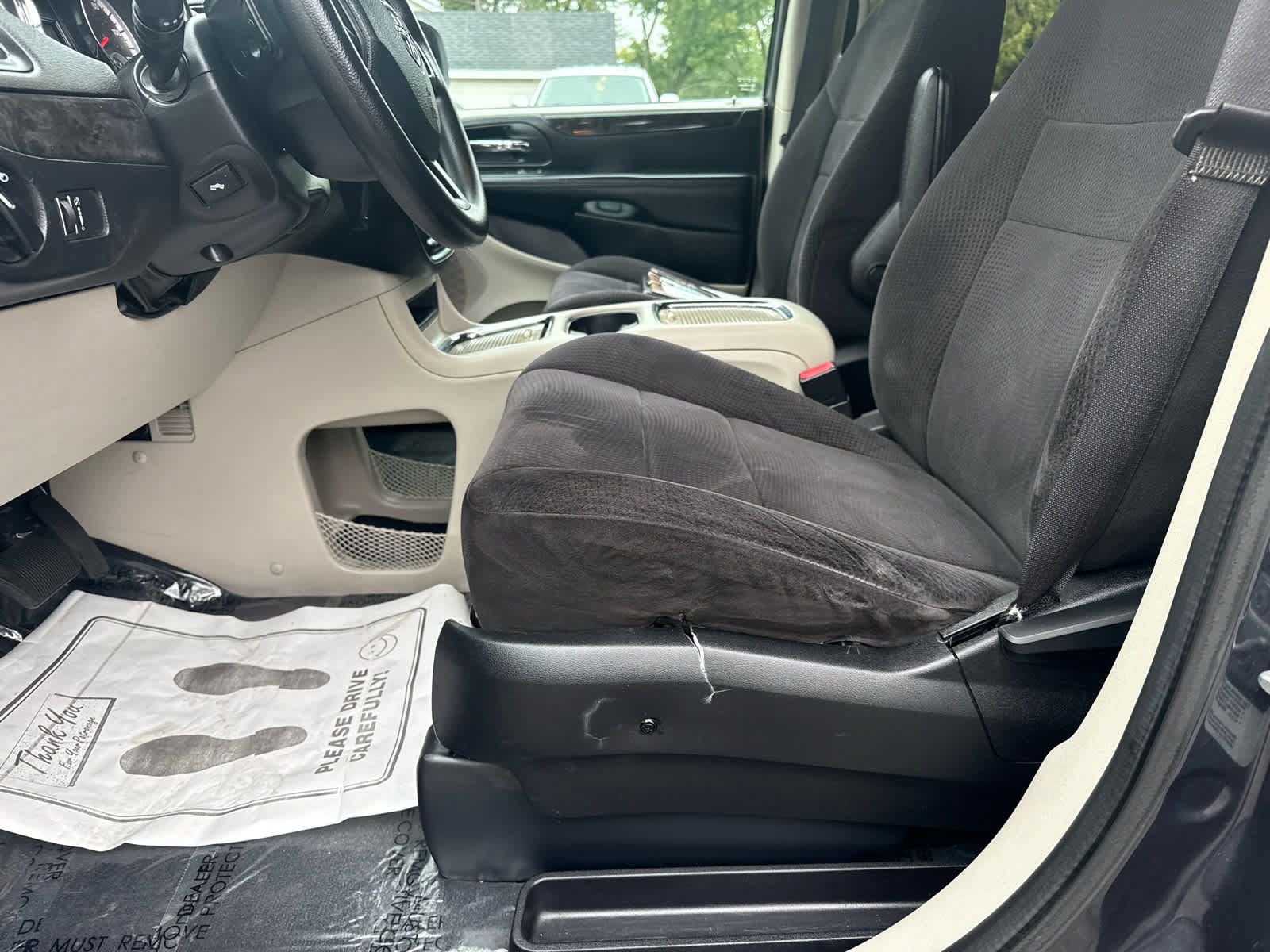 Used 2014 Dodge Grand Caravan SXT FWD image 11