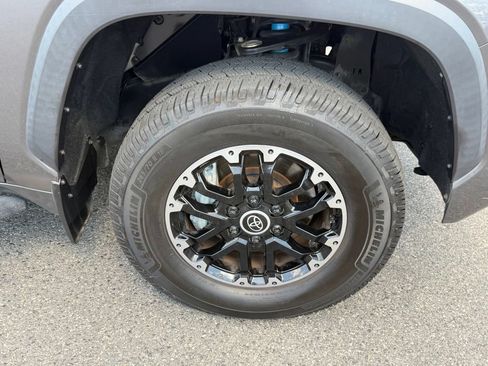 Used 2022 Toyota Tundra SR5 AWD/4WD image 16