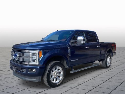 Used 2019 Ford F250 Platinum w/ Platinum Ultimate Package image 3