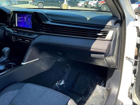 Used 2025 Toyota Camry LE image 15