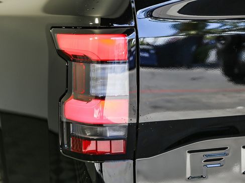 New 2025 Nissan Frontier SV image 7