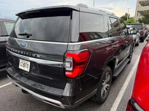 Used 2024 Ford Expedition Limited RWD image 2