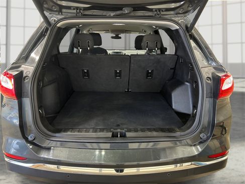 Used 2018 Chevrolet Equinox LT image 11