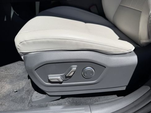 Used 2025 Hyundai Santa Fe SEL FWD image 29