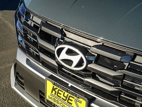 New 2026 Hyundai Tucson SE image 9