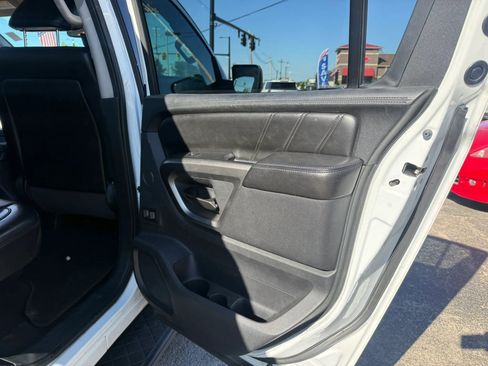 Used 2015 Nissan Armada SL AWD/4WD image 21