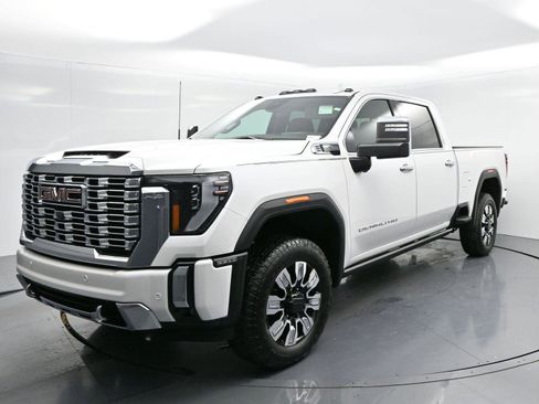 Used 2024 GMC Sierra 2500 Denali w/ Denali Reserve Package image 3