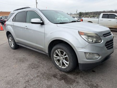 Used 2017 Chevrolet Equinox LT w/ Convenience Package image 2