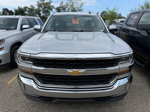 Used 2017 Chevrolet Silverado 1500 LT w/ LT Convenience Package AWD/4WD image 5