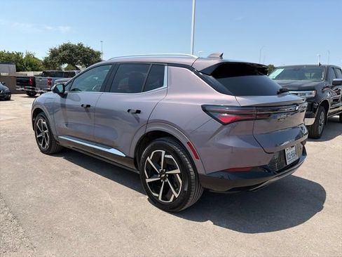 Used 2025 Chevrolet Equinox EV LT AWD/4WD image 4