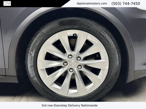 Used 2018 Tesla Model X 75D image 39
