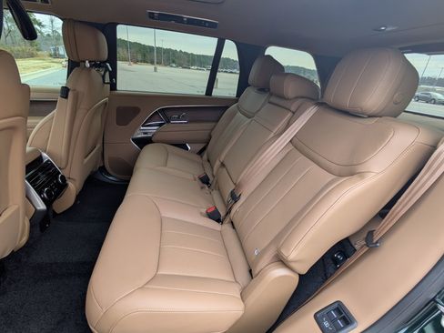 New 2026 Land Rover Range Rover Long Wheelbase SE image 26