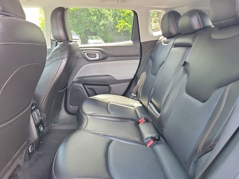 Used 2022 Jeep Compass Latitude AWD/4WD image 14