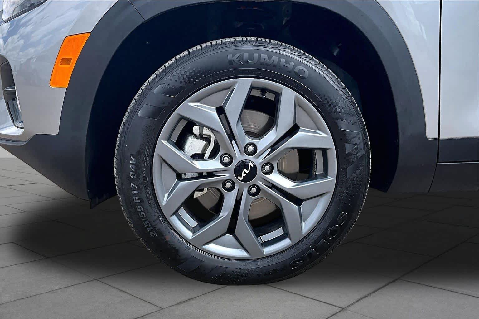 Certified 2026 Kia Seltos LX AWD/4WD image 11