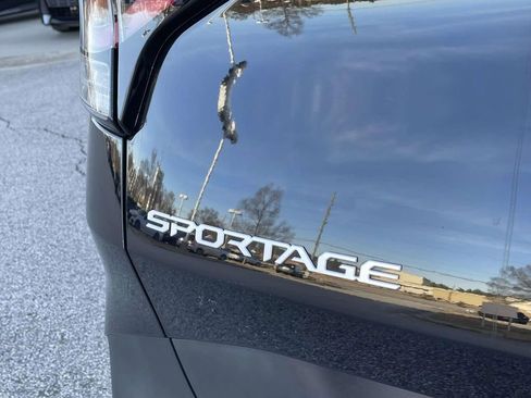 Used 2023 Kia Sportage EX image 9