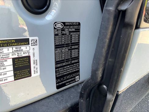 New 2025 Land Rover Range Rover Velar Dynamic SE image 34