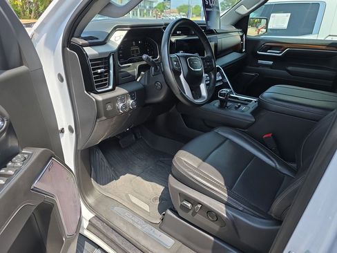 Used 2023 GMC Sierra 1500 Denali AWD/4WD image 11