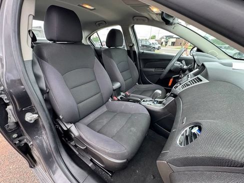 Used 2015 Chevrolet Cruze LT FWD image 10